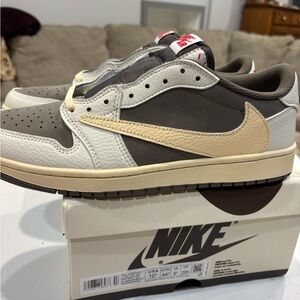 Travis Scott Reverse Mocha- men’s size 11